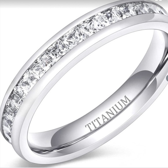 Terrific Titanium Inset CZ Women’s Sparkly Eternity Engagement Wedding Ring Sz6 - Picture 1 of 7